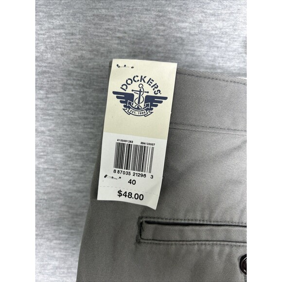 BNWT Dockers Perfect Short Classic Fit Mens 40 Gray 10" Inseam Security Pocket - Picture 6 of 14